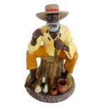 Imagem Preto Velho Sentado - Amarelo com Chapeu